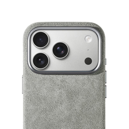 Allgèr Alcantara phone case iPhone 17 Pro light grey — close-up of the camera cutout