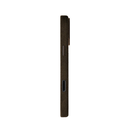 Allgèr Alcantara telefoonhoesje iPhone 18 Pro Max bruin — zijkant met knoppen