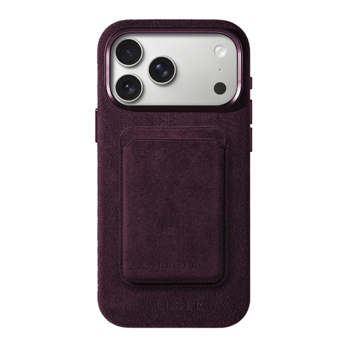Allgèr set burgundy voor iPhone 17 Pro en Pro Max: Alcantara telefoonhoesje + MagSafe wallet — achterkant met de MagSafe wallet erop