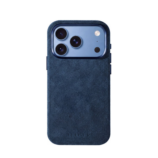 Allgèr Alcantara telefoonhoesje blauw voor iPhone 18 Pro — achterkant van het hoesje met camera-uitsparing